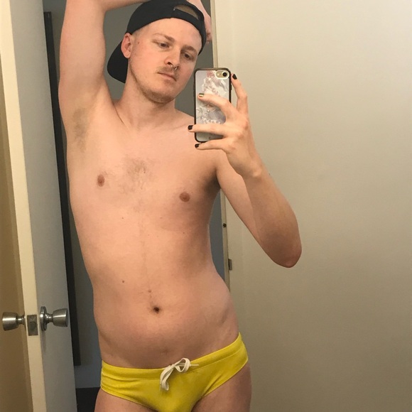 Meet your Posher, Harrison - Picture 2 of 3